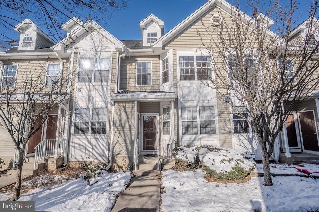 1603 Blossom Cir - Photo 3 of 30