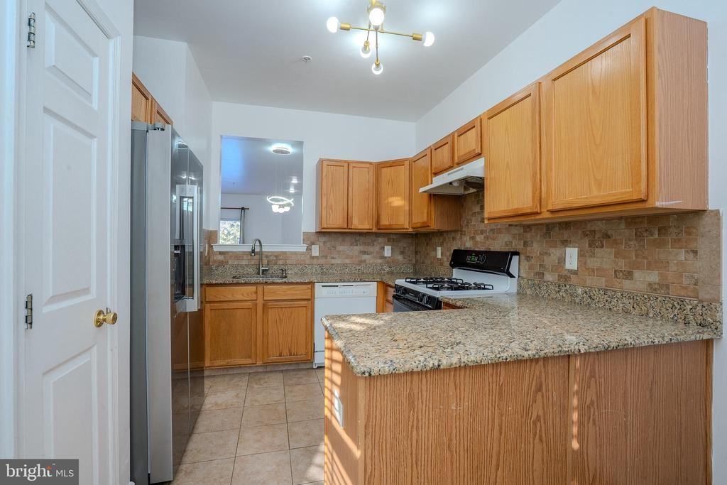 1603 Blossom Cir - Photo 6 of 30