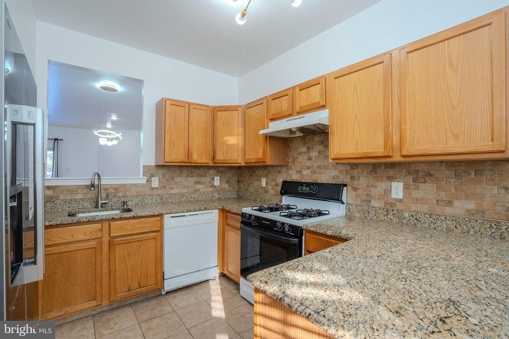 1603 Blossom Cir - Photo 7 of 30