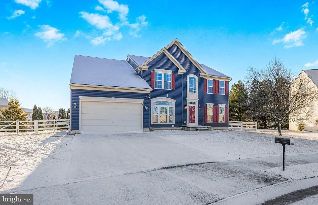 206 Markham Ct - Photo 2 of 37