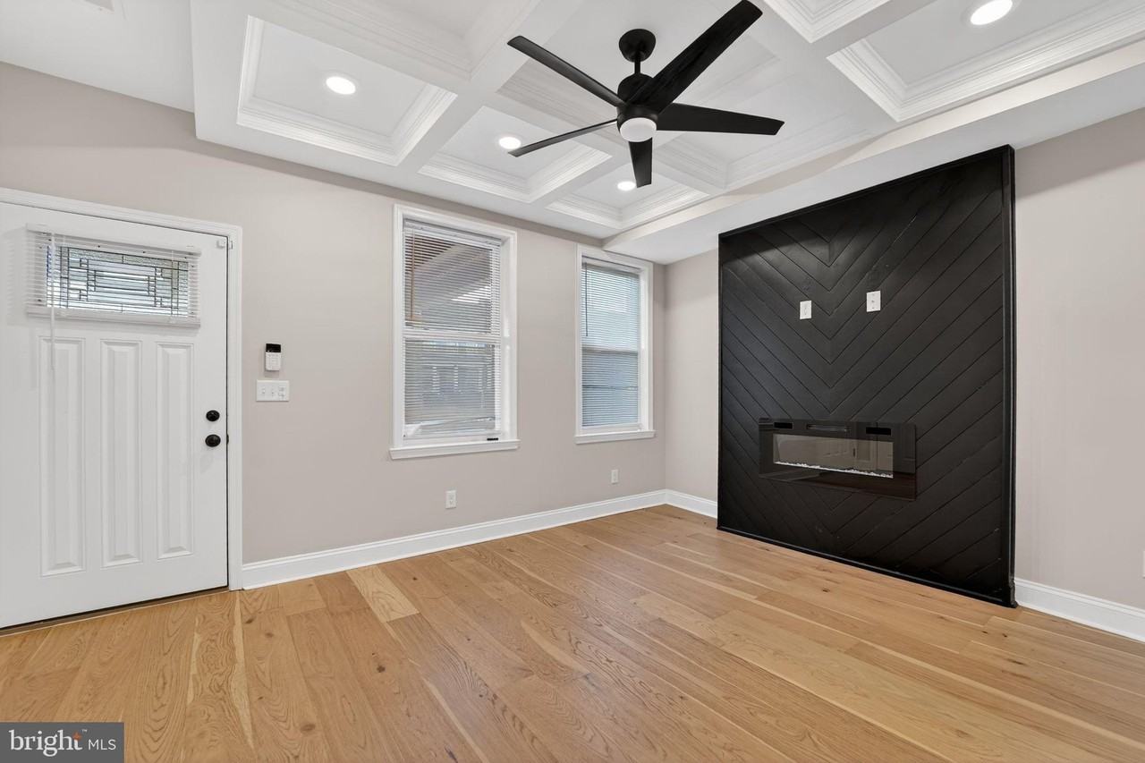 2612 Loyola Northway - Photo 3 of 30