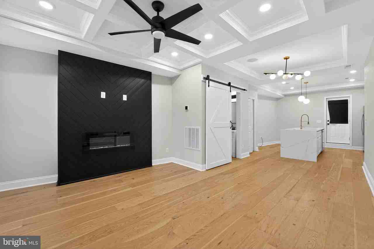 2612 Loyola Northway - Photo 5 of 30