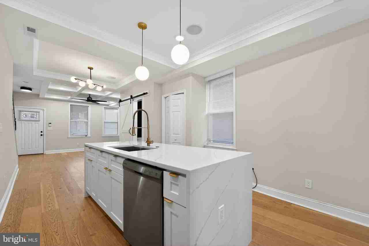 2612 Loyola Northway - Photo 6 of 30