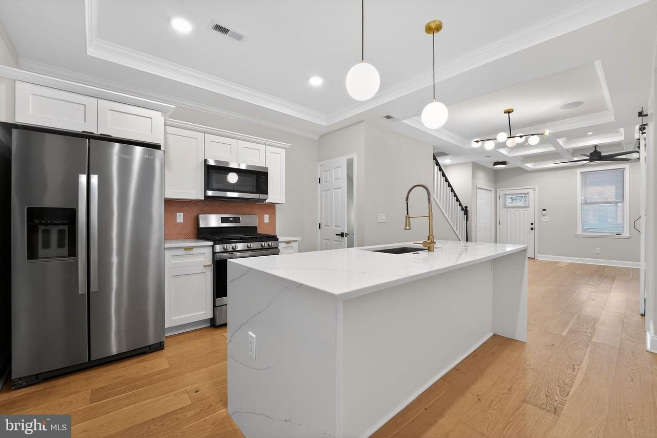 2612 Loyola Northway - Photo 7 of 30