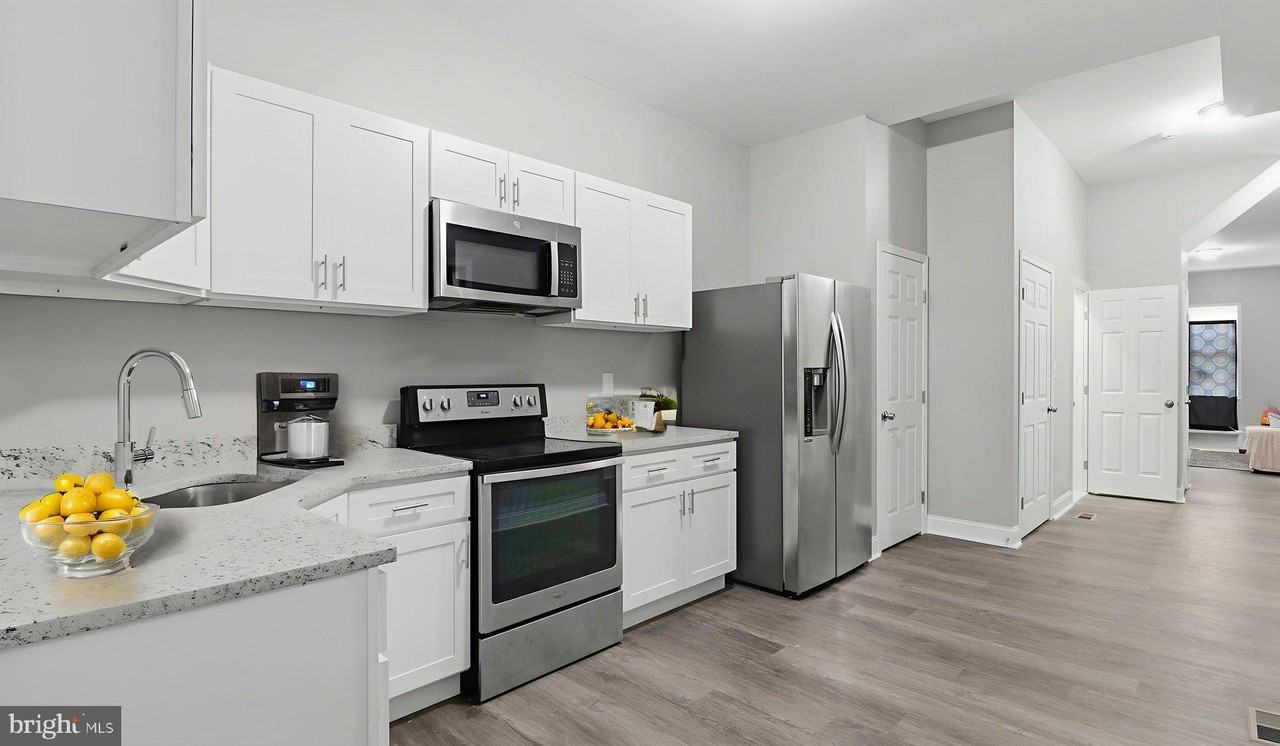 917 N Gilmor St - Photo 4 of 43