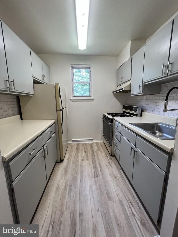 4414 Falls Bridge Dr Apt C #C - Photo 4 of 12