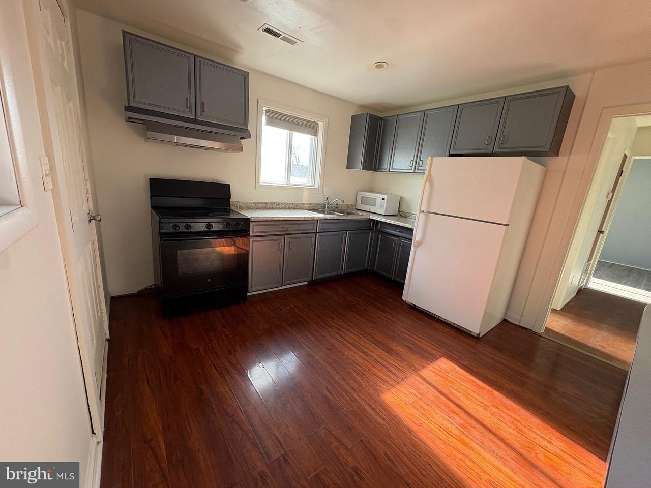 4369 Hollins Ferry Rd - Photo 5 of 10