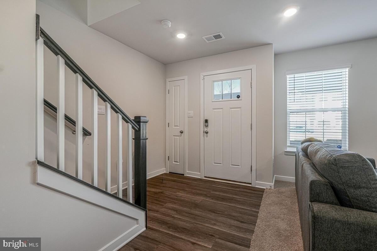 313 Soft Rush Ln - Photo 5 of 34