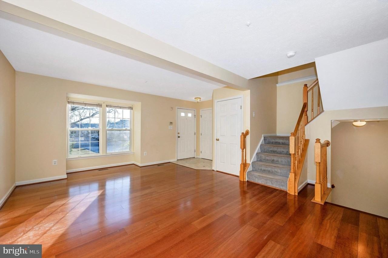 6801 Fallard Pl - Photo 4 of 45