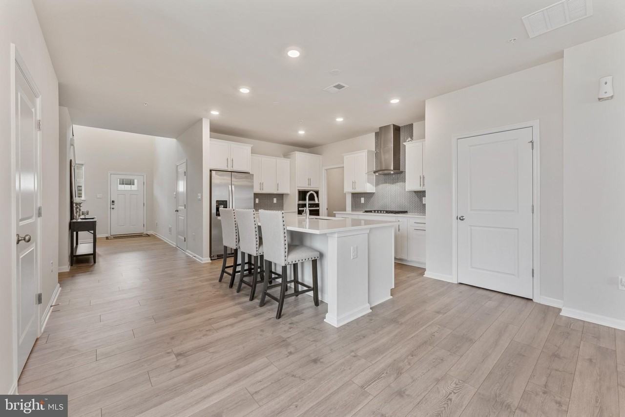 493 Ensemble Way - Photo 6 of 33