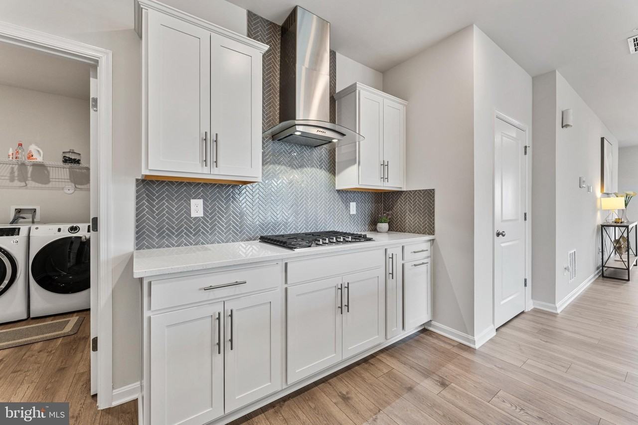 493 Ensemble Way - Photo 7 of 33