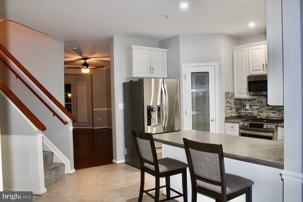 222 Mary Jane Ln - Photo 4 of 28