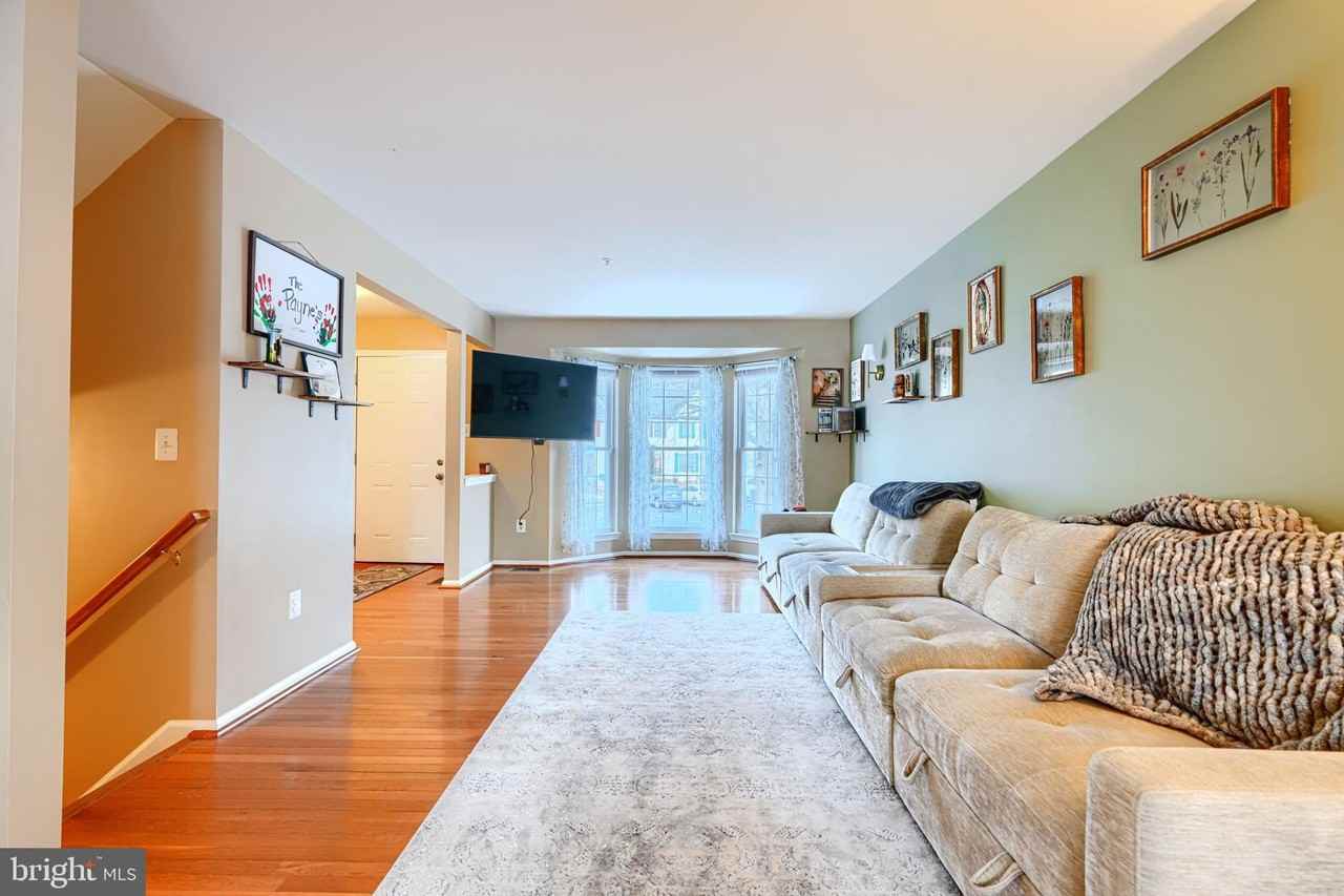 215 Gracecroft Ct - Photo 7 of 45