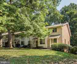 7827 Archbold Ter - Photo 1 of 1