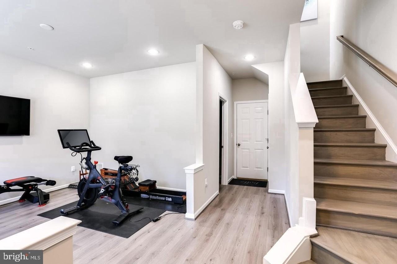 16233 Coolidge Ave - Photo 2 of 16