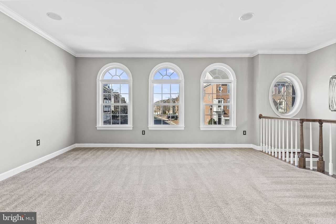 518 Bolin Ter - Photo 5 of 38