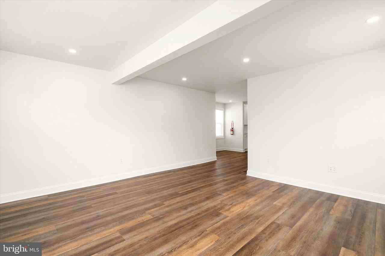 656 Schiller Ave Unit 2 - Photo 2 of 20