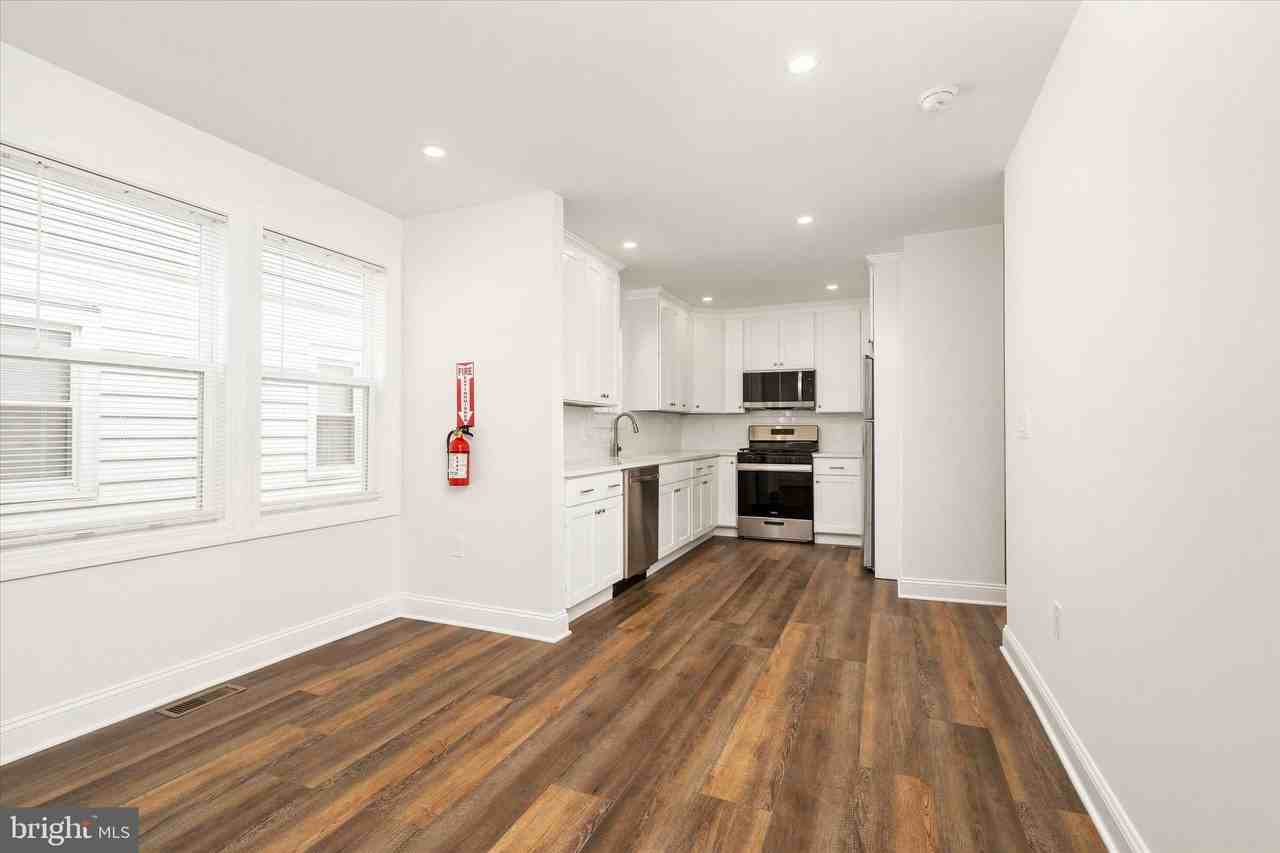 656 Schiller Ave Unit 2 - Photo 5 of 20