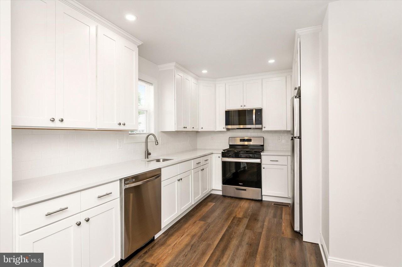 656 Schiller Ave Unit 2 - Photo 6 of 20