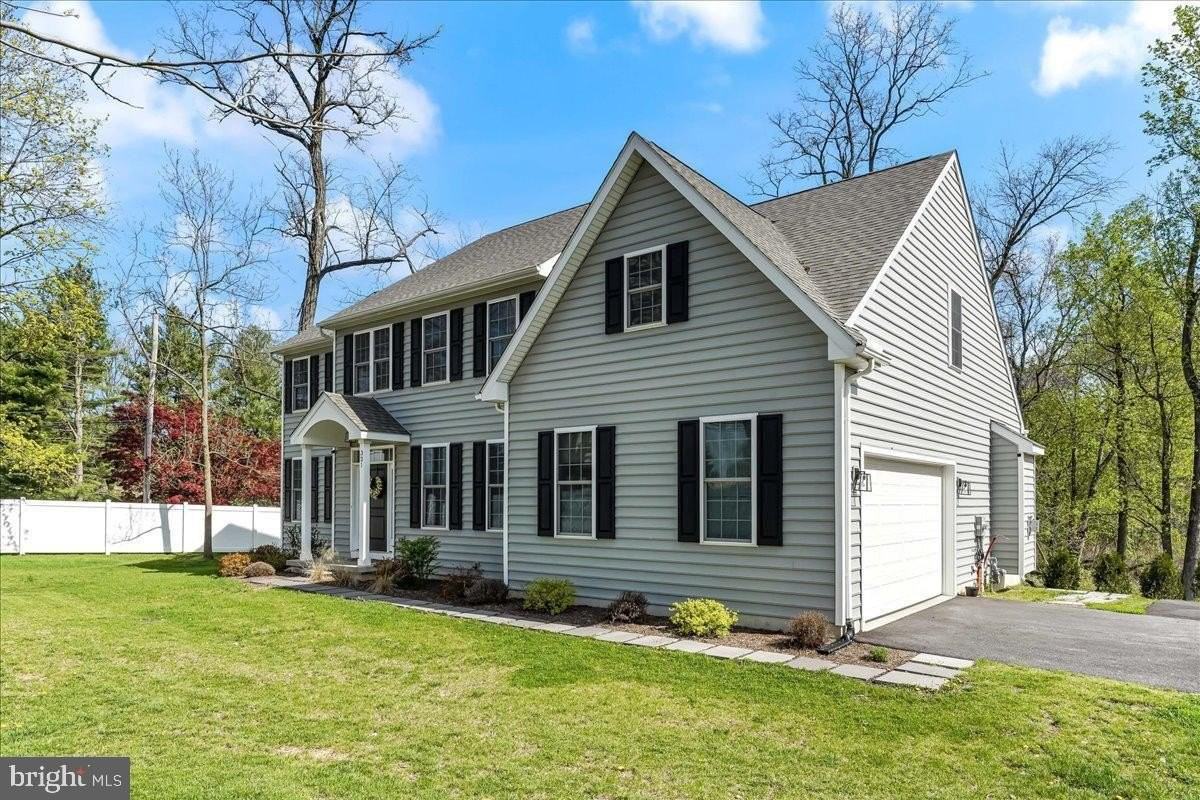 321 N Middletown Rd - Photo 3 of 35