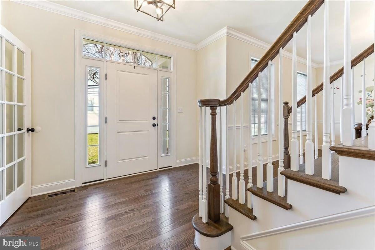 321 N Middletown Rd - Photo 6 of 35