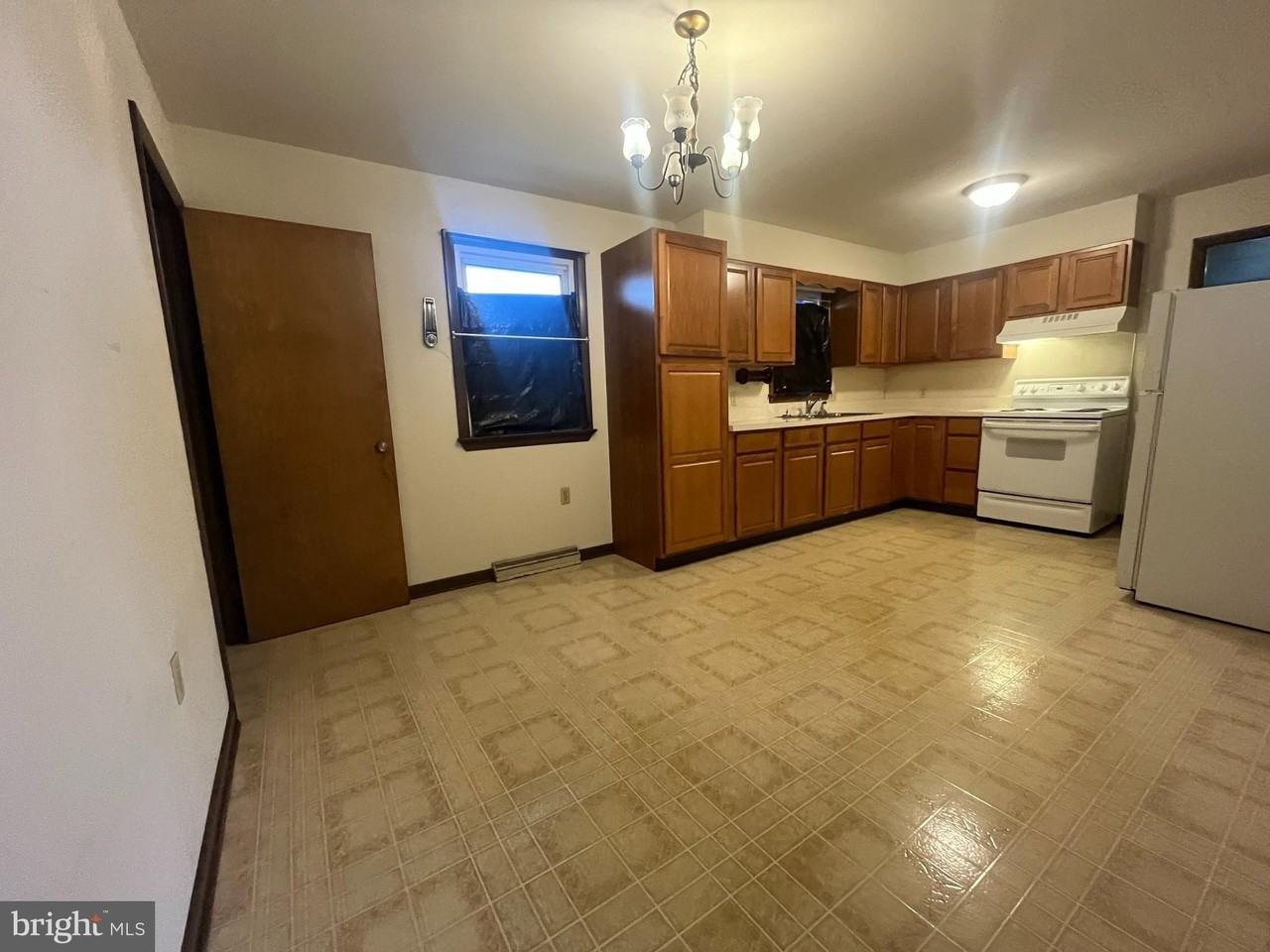 335 Fairmount Ave - Photo 5 of 28