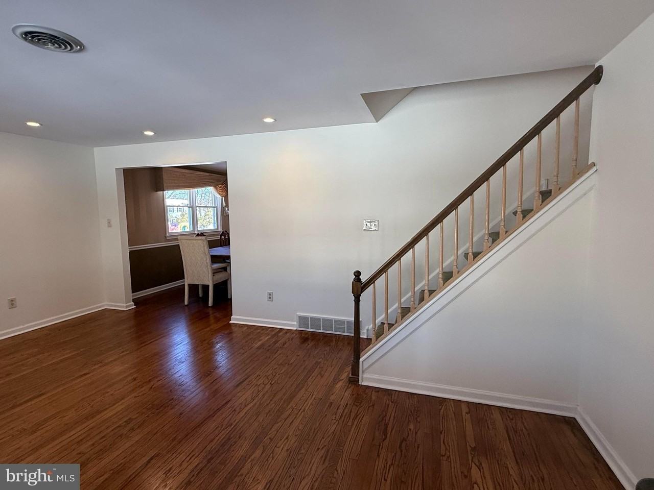 240 Sweetbriar Cir - Photo 3 of 27