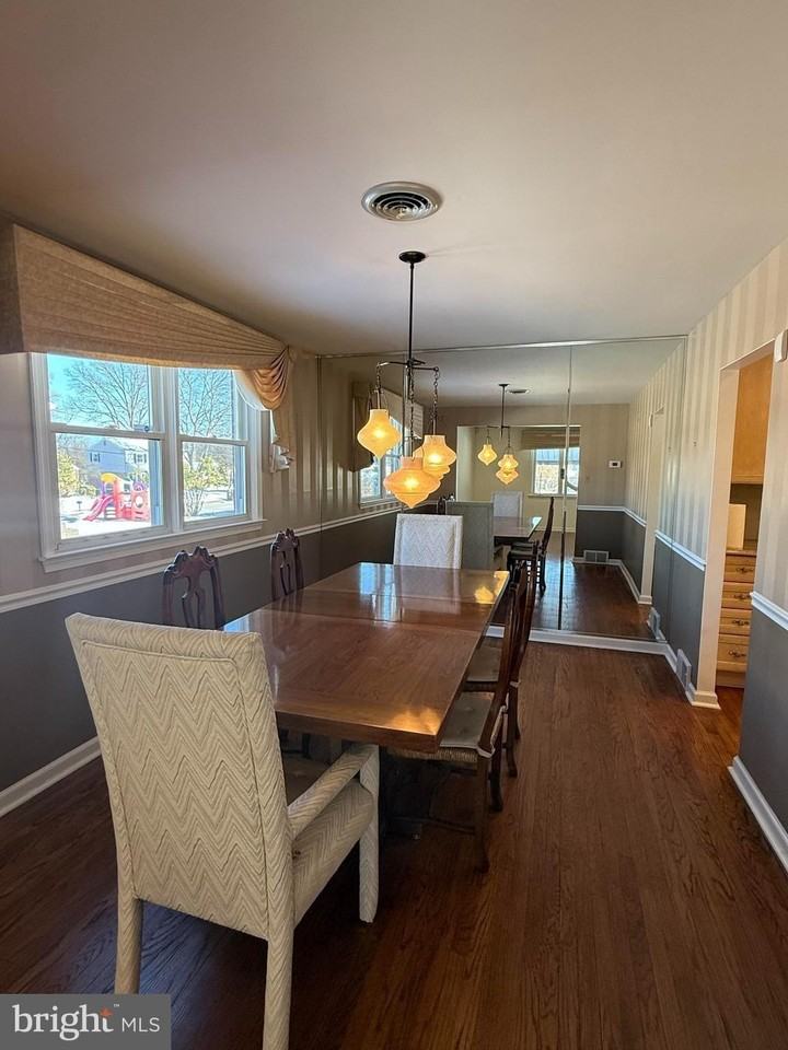 240 Sweetbriar Cir - Photo 4 of 27