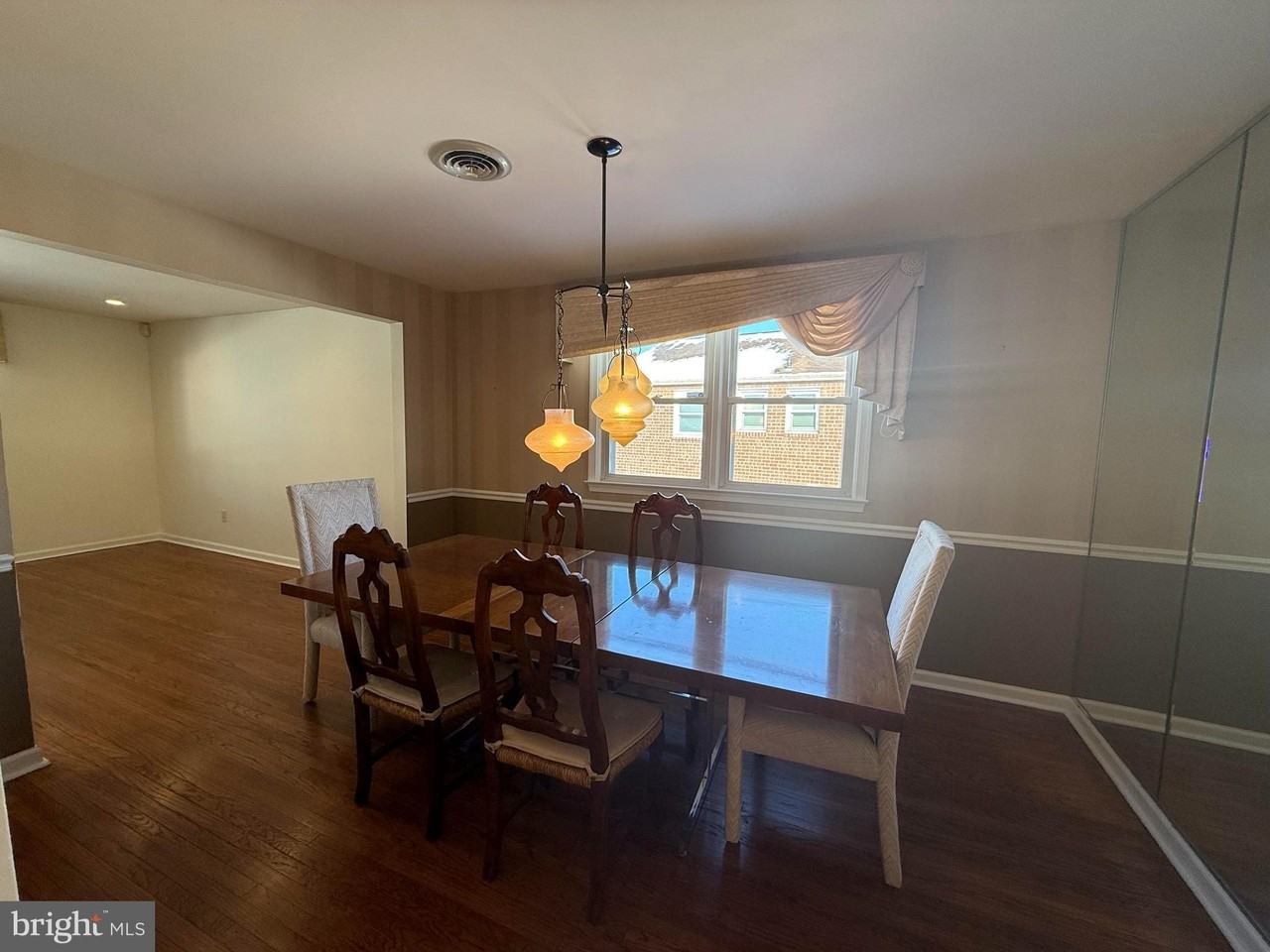 240 Sweetbriar Cir - Photo 5 of 27