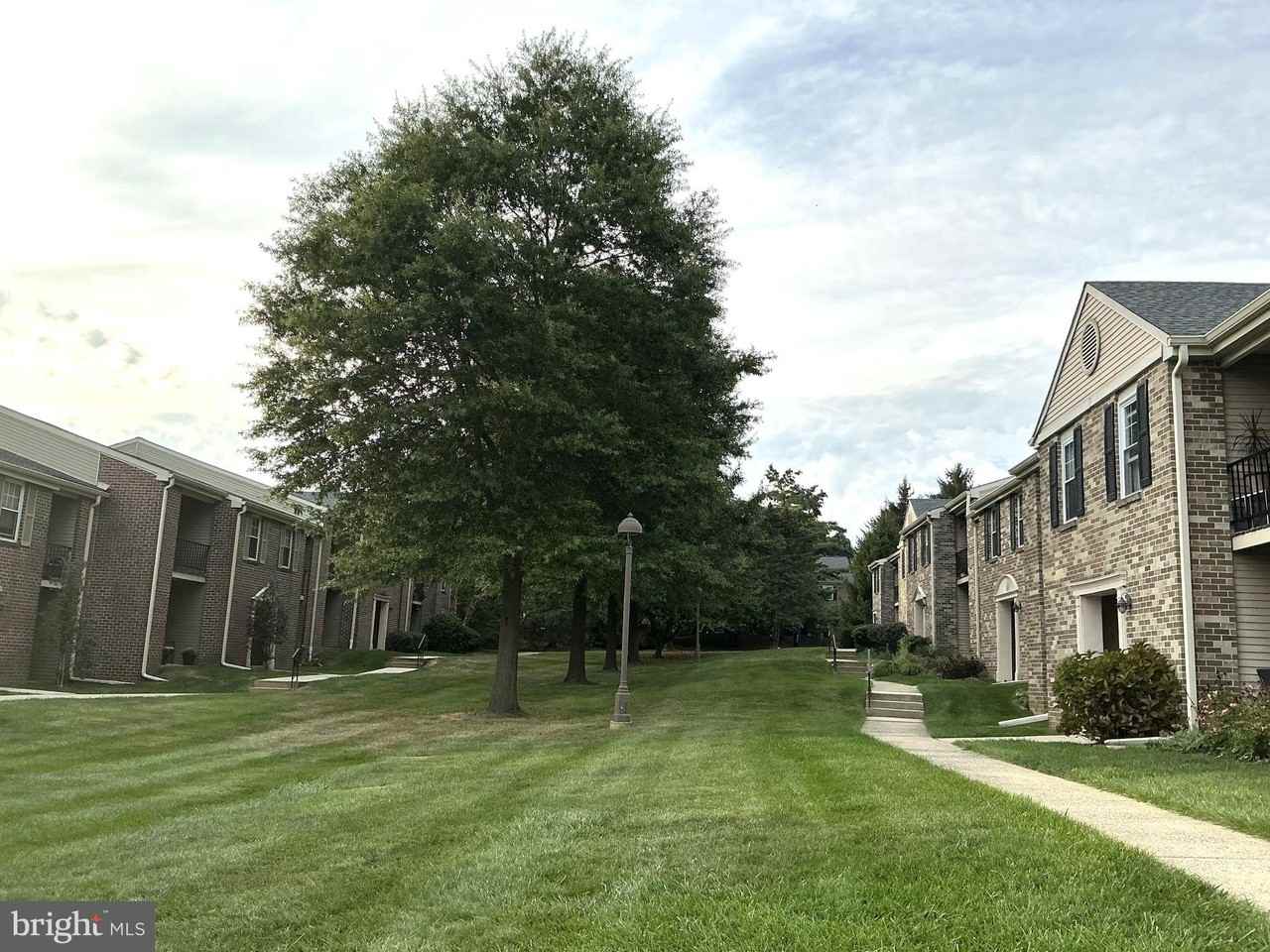 61 Ramsgate Ct - Photo 3 of 20