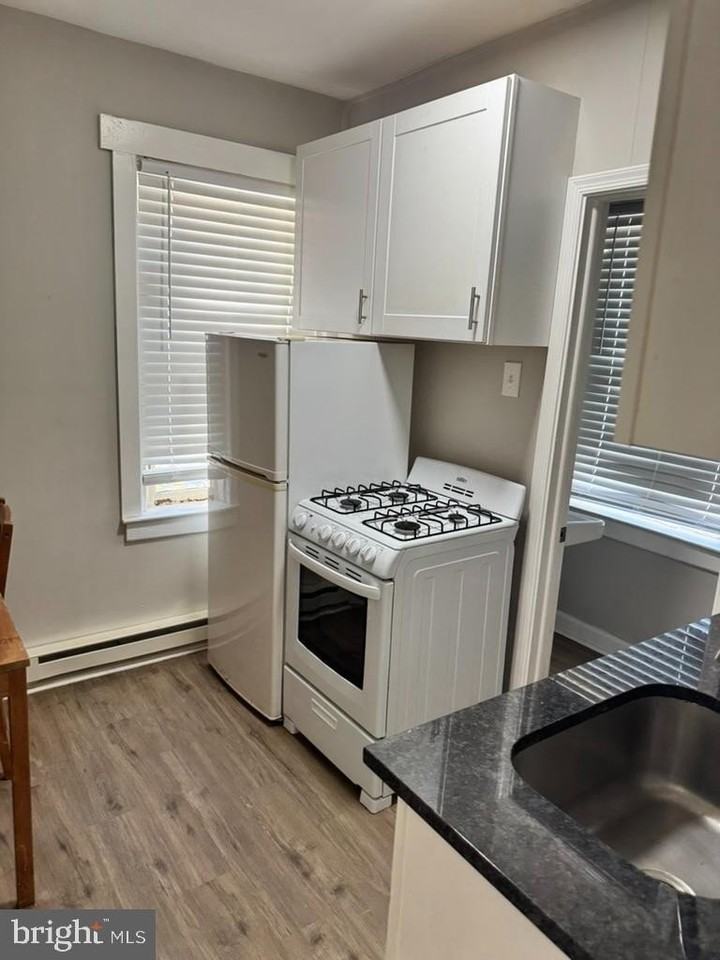 202 S Main St - Photo 2 of 8