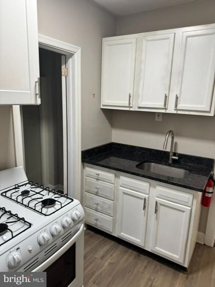 202 S Main St - Photo 3 of 8