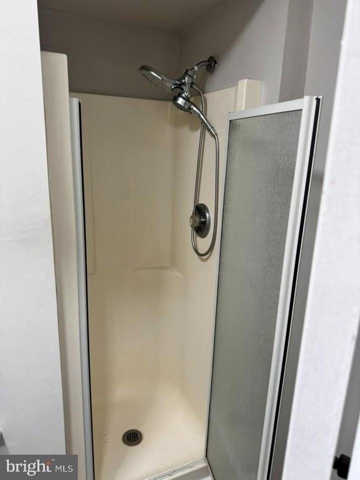 202 S Main St - Photo 4 of 8