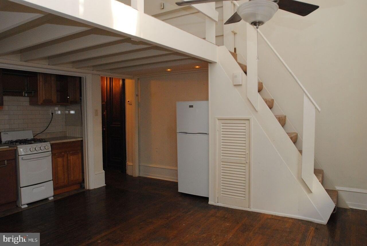 2008 Spruce St Apt 1f #1F - Photo 4 of 15