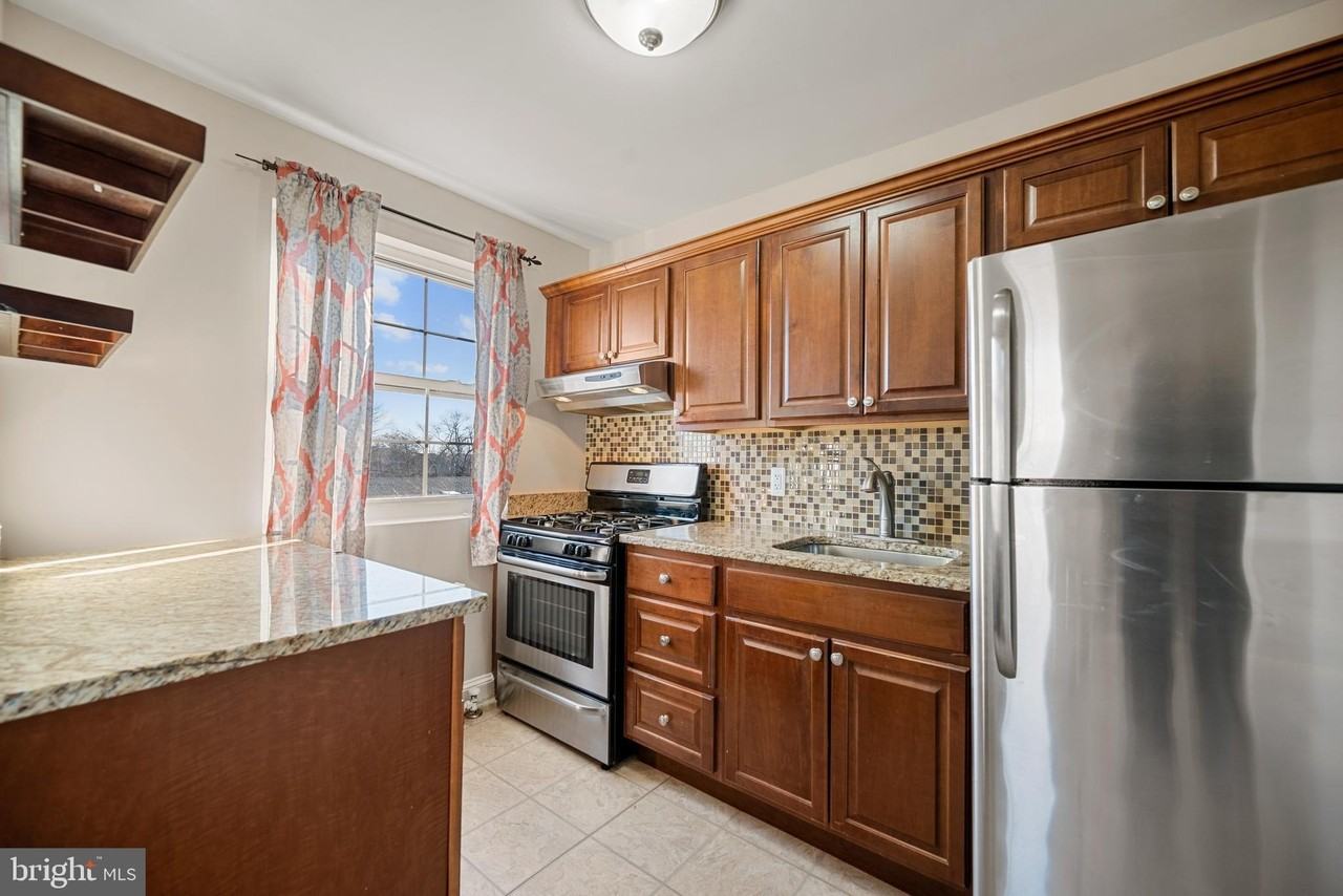 5310 8th Rd S Apt 8 #8 - Photo 3 of 22