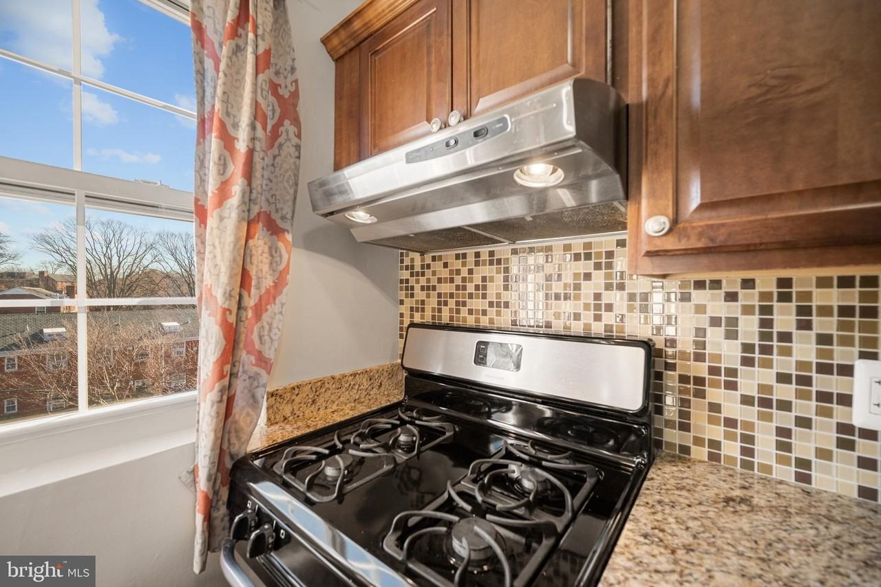 5310 8th Rd S Apt 8 #8 - Photo 4 of 22