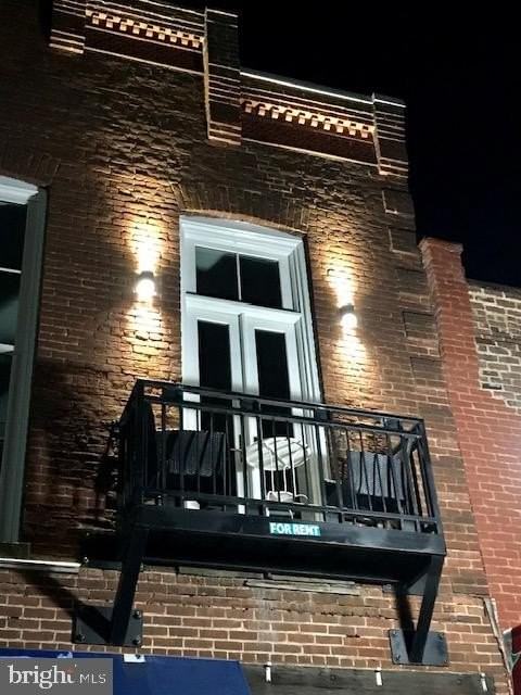 171 E Davis St Apt 200 #200 - Photo 3 of 27