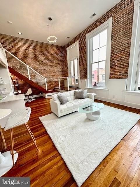 171 E Davis St Apt 200 #200 - Photo 4 of 27