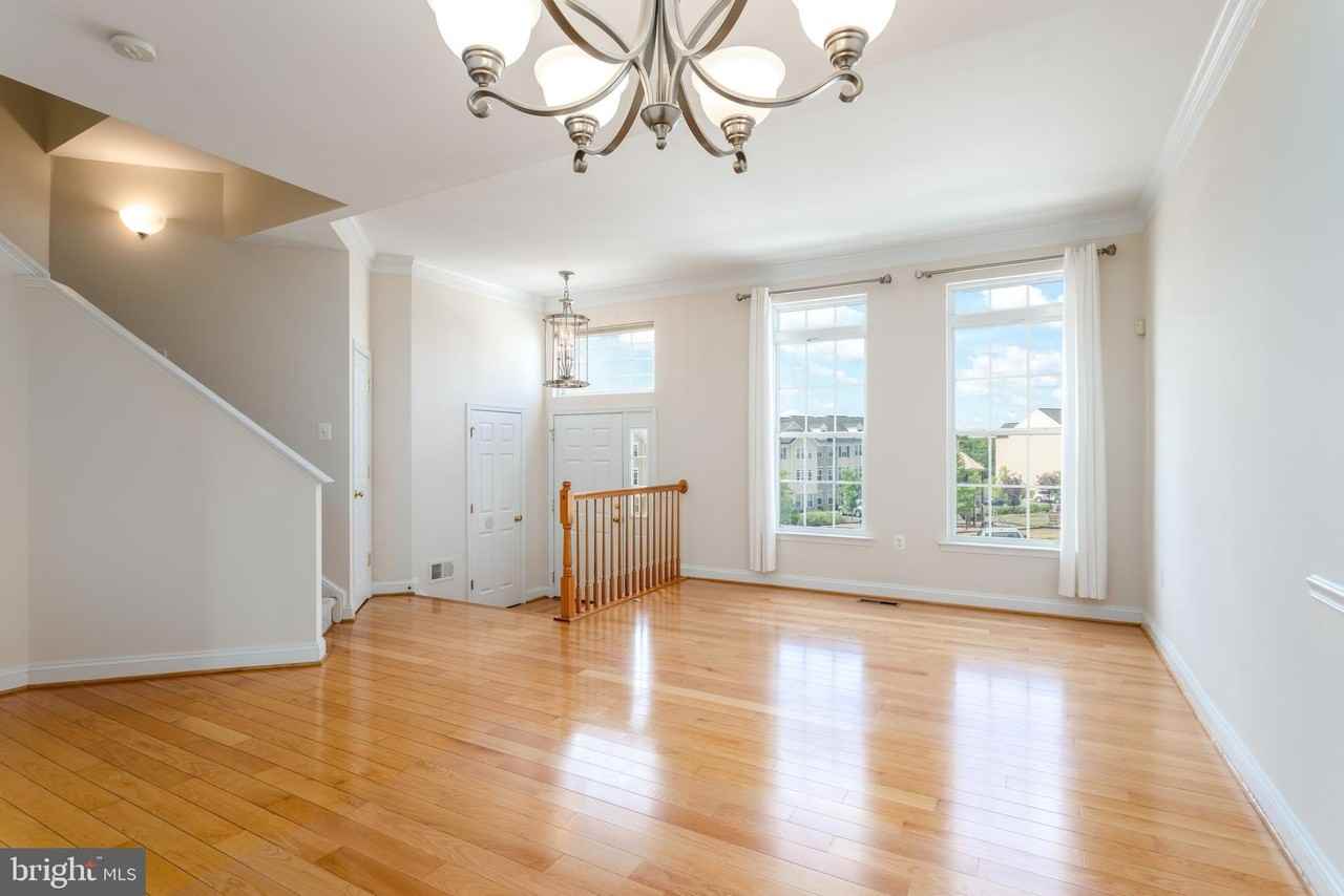 103 Cheshire Ct - Photo 2 of 25