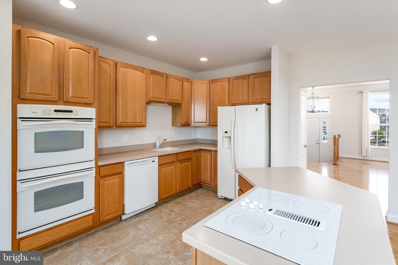 103 Cheshire Ct - Photo 7 of 25