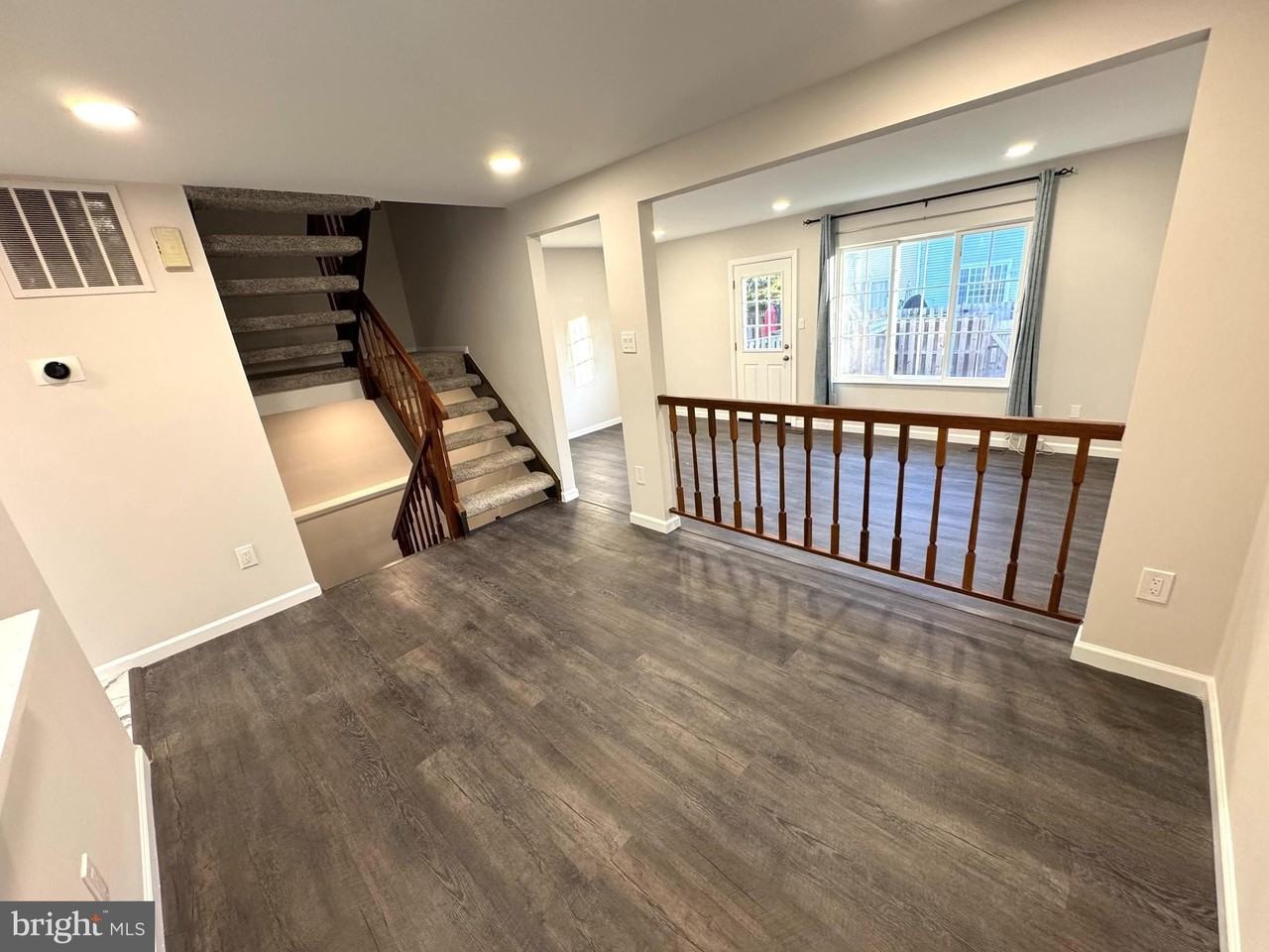 2903 Montauk Ct - Photo 4 of 25