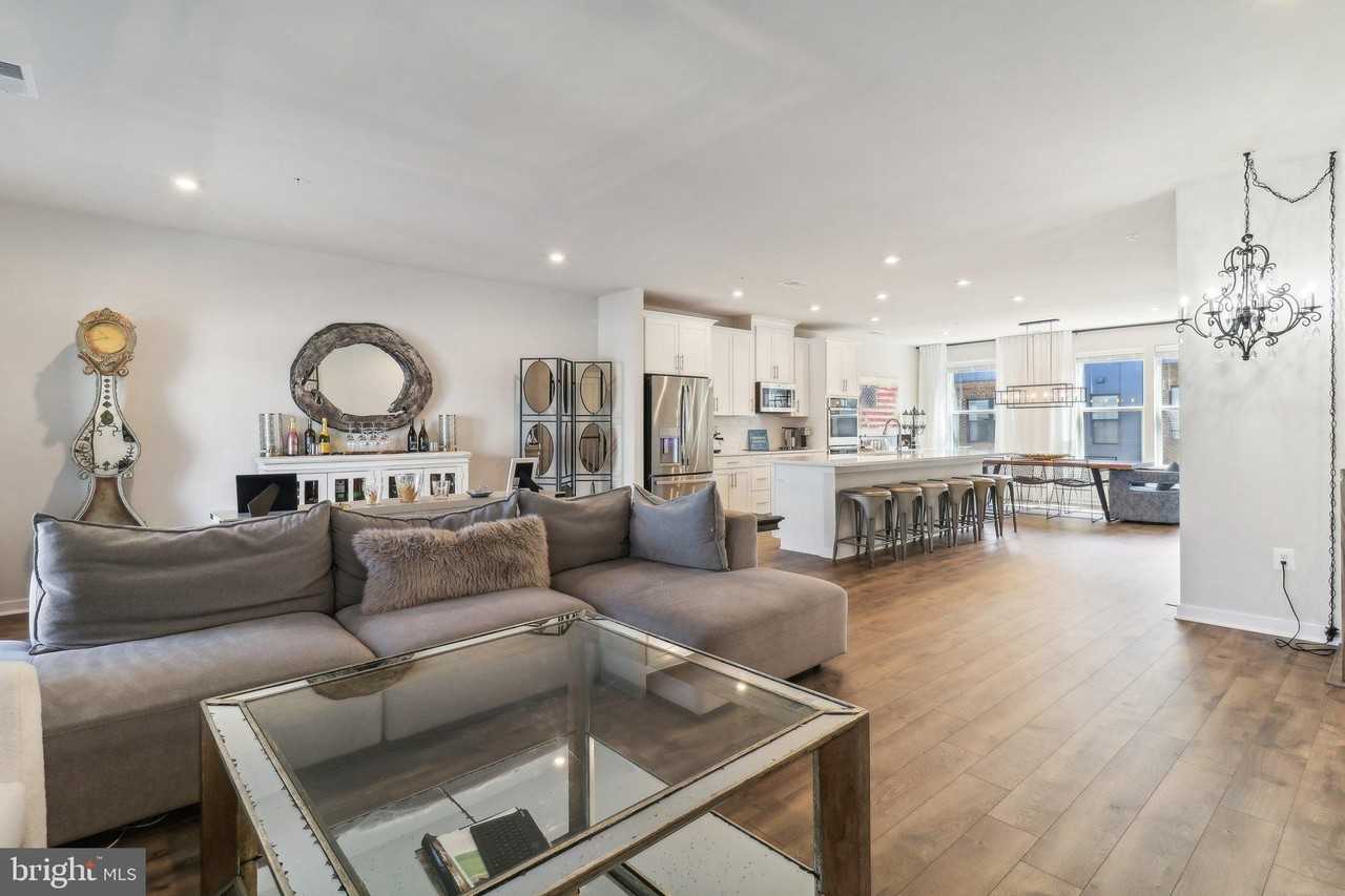 44501 Wolfhound Sq - Photo 4 of 30