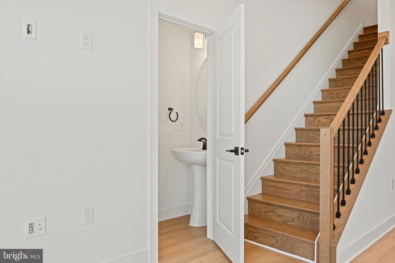 19874 Yellow Daisy Ter - Photo 4 of 40