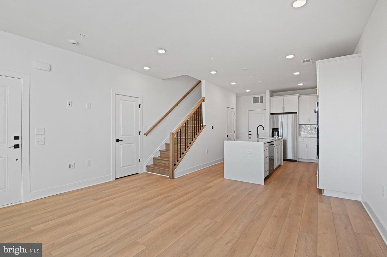 19874 Yellow Daisy Ter - Photo 6 of 40