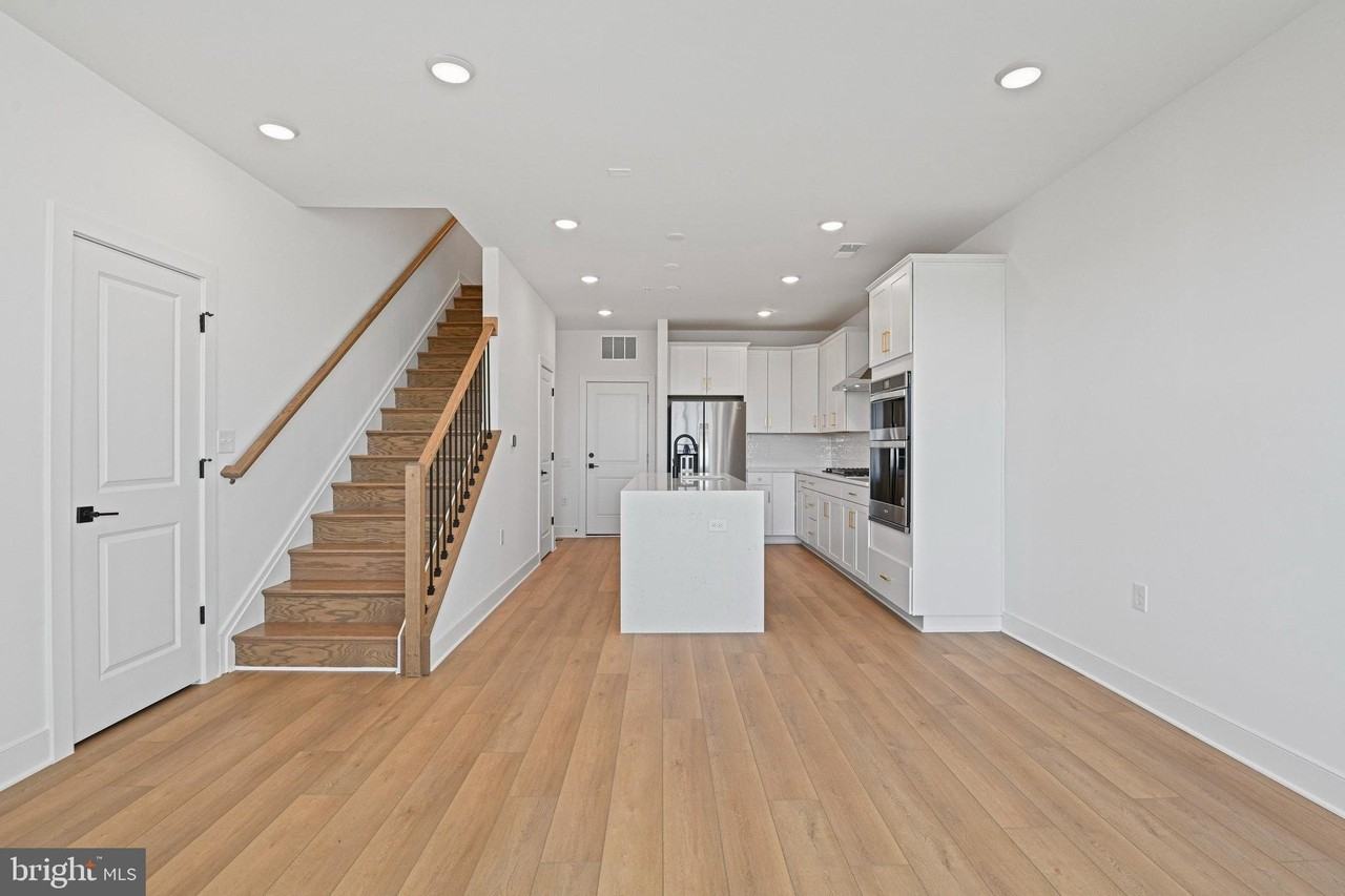 19874 Yellow Daisy Ter - Photo 7 of 40