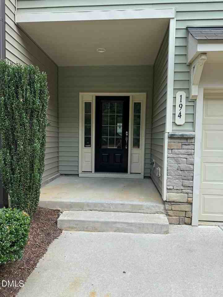 194 River Dell Townes Ave - Photo 2 of 23