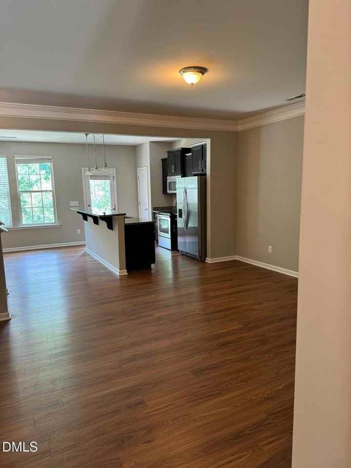 194 River Dell Townes Ave - Photo 6 of 23