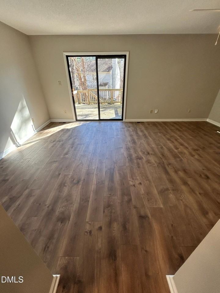 6528 Thetford Ct - Photo 6 of 30