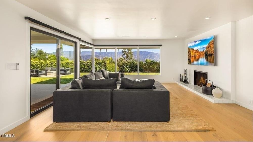 565 Del Oro Dr - Photo 6 of 24