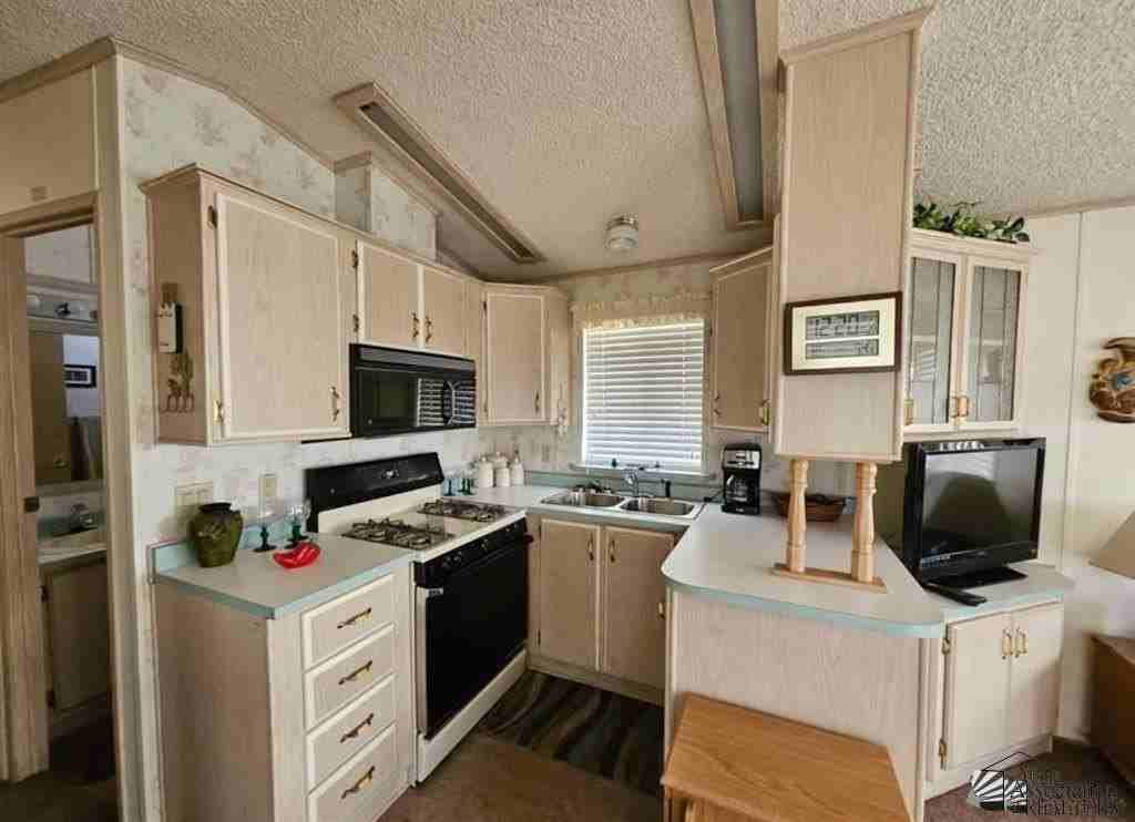 9566 E 33rd Pl - Photo 4 of 6